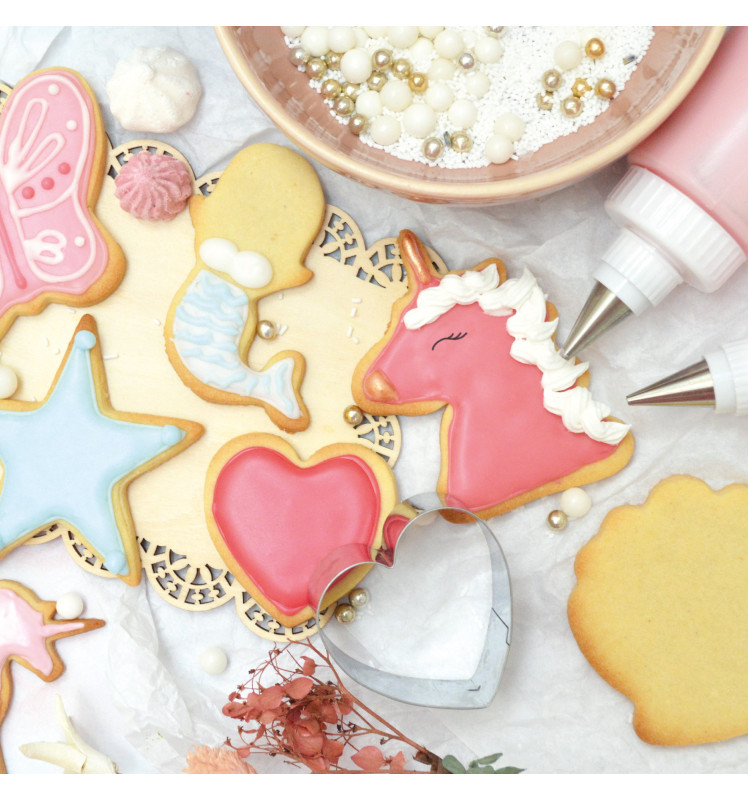 Bucket of 16 Fairytale - themed cookie cutters - ScrapCooking