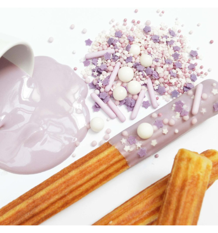 Ambiance Churros décorés glaçage lilas Machine à churros Churros Factory - ScrapCooking