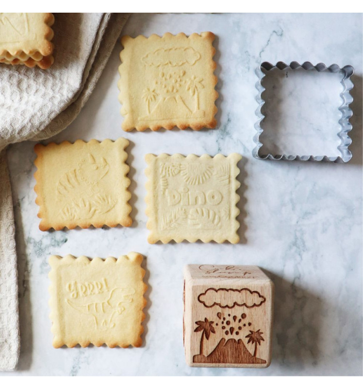 Dinosaur biscuit stamp with cookie cutter - ScrapCooking